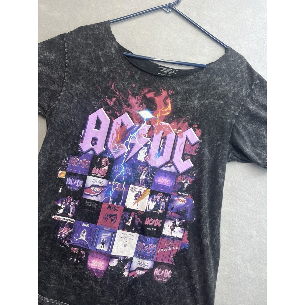 ACDC Album Cover Arts Through The Years Hard Rock T shirt Medium Neck Cut